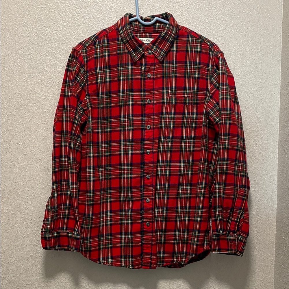 Magellan Outdoors Red and Green Plaid Men's Shirt